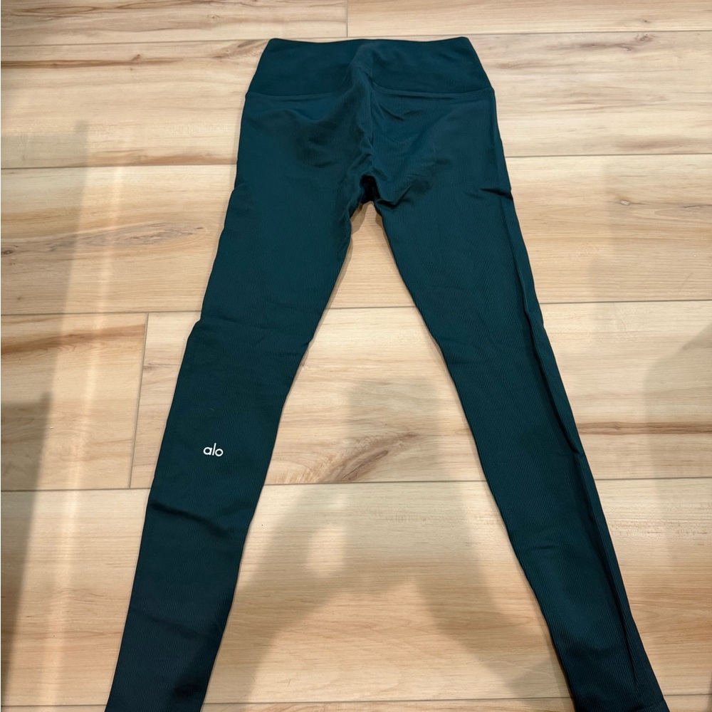 ALO Yoga Woman’s Ribbed Leggings